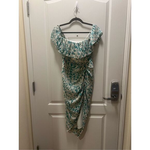Amanda Uprichard Rosalinda Off the shoulder Dress Willow Green & White S NWT - Picture 2 of 4